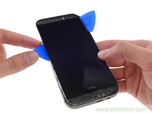 牛人強(qiáng)拆！新HTC One(M8)真機(jī)精密做工難修理