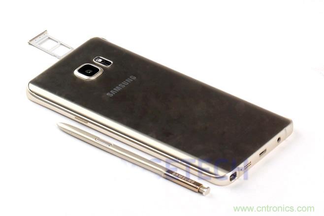 Galaxy Note5拆解，與S系列差距日漸模糊